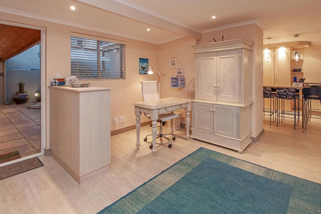 Hermanus Haven, Entire Home, On The Sea, Private Pool, Secure Екстериор снимка
